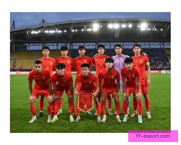 中国男足海口训练营开启体能强化周 主帅强调提升反击速度为关键 中国男足海口训练营开启体能强化周 主帅强调提升反击速度为关键