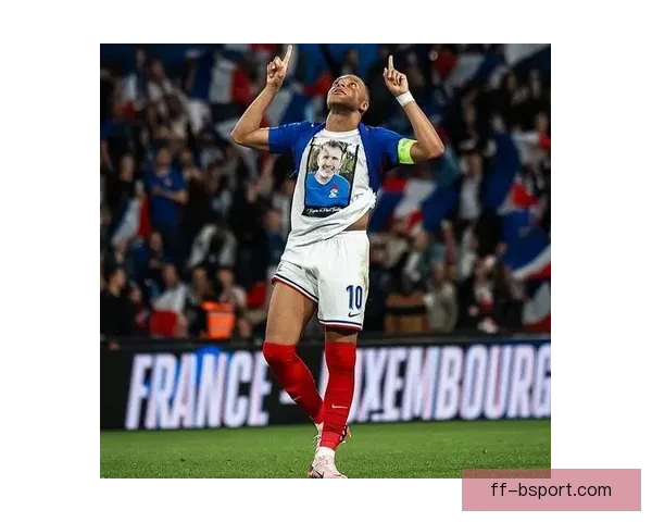 从临场发挥看姆巴佩对阵那不勒斯的美洲杯价值评估技术与影响力综合分析 从临场发挥看姆巴佩对阵那不勒斯的美洲杯价值评估技术与影响力综合分析