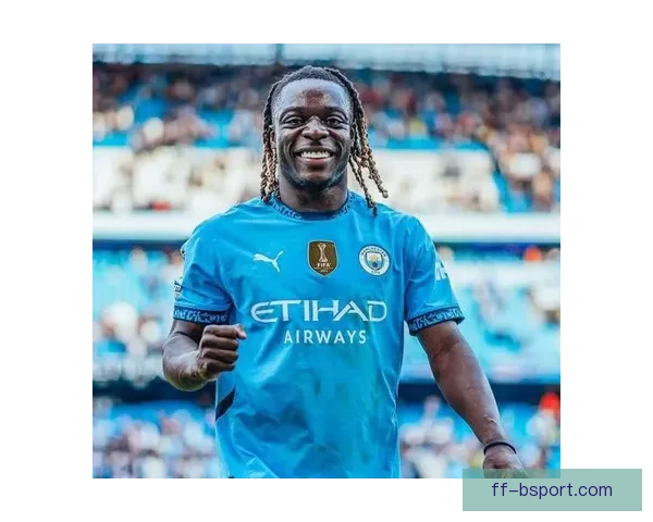 多库在曼城左路展现强悍突破能力持续威胁对手防线