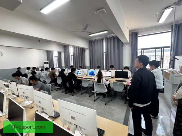 某多面手模拟比赛训练，位置切换提升实战适应